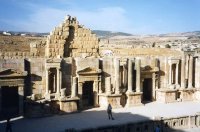 Sites antiques - Gerasa (Jérash) جرش - Le mur de scène du théâtre sud qui fut (...)