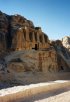 Pétra (البتراء) - Le tombeau des obélisques construit au-dessus d'un triclinium où (...)